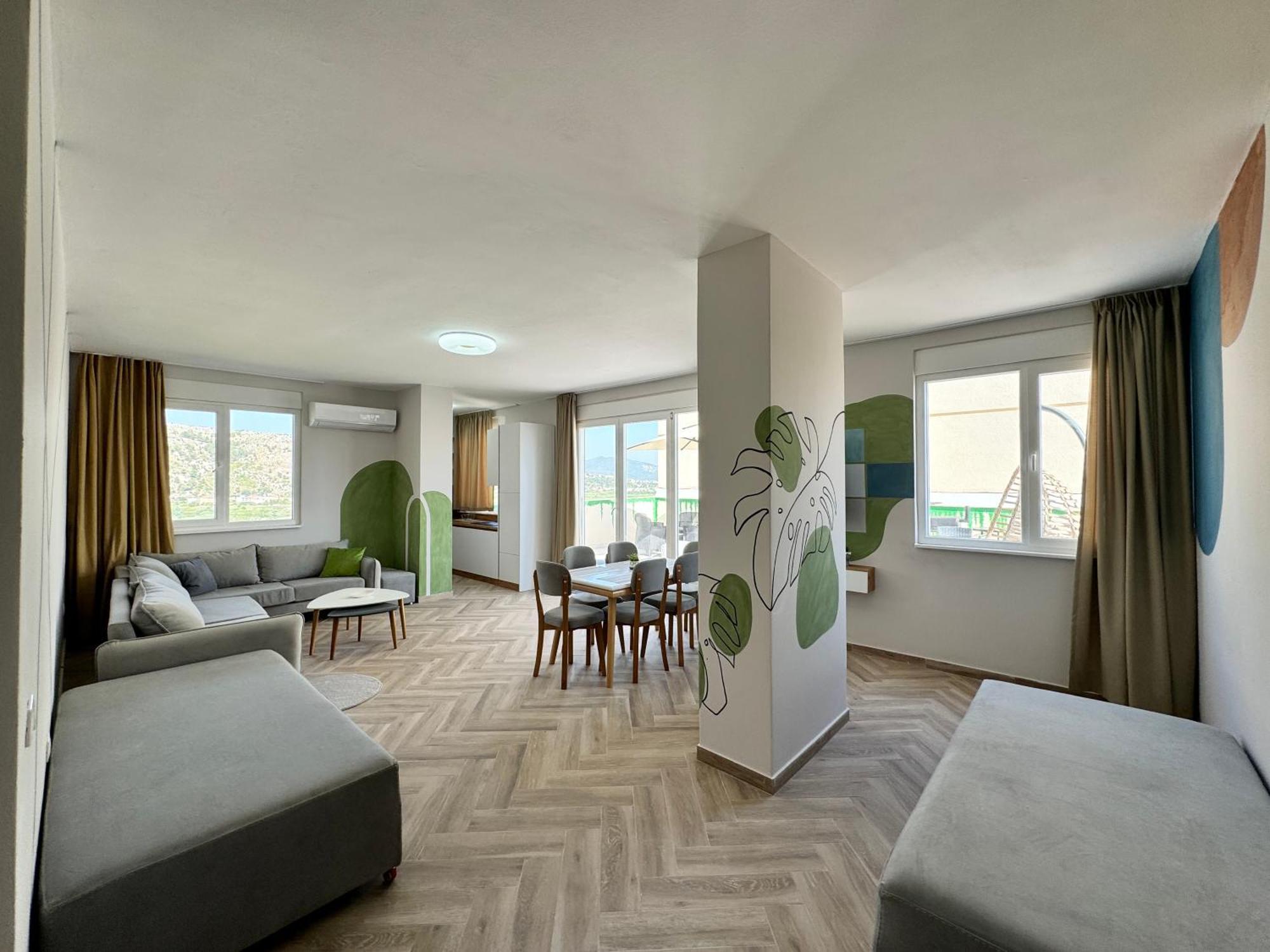R Apartment Shengjin