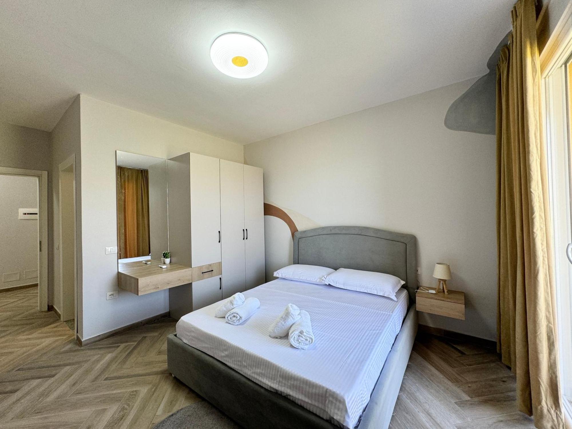 R Apartment