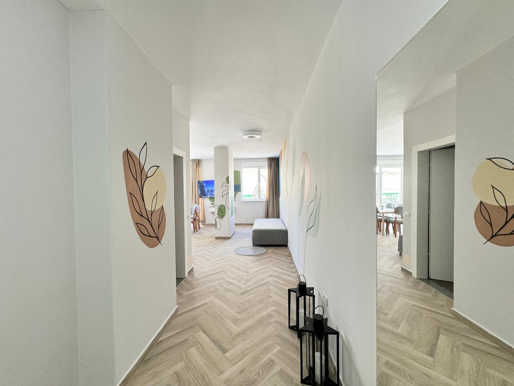 Apartment R *