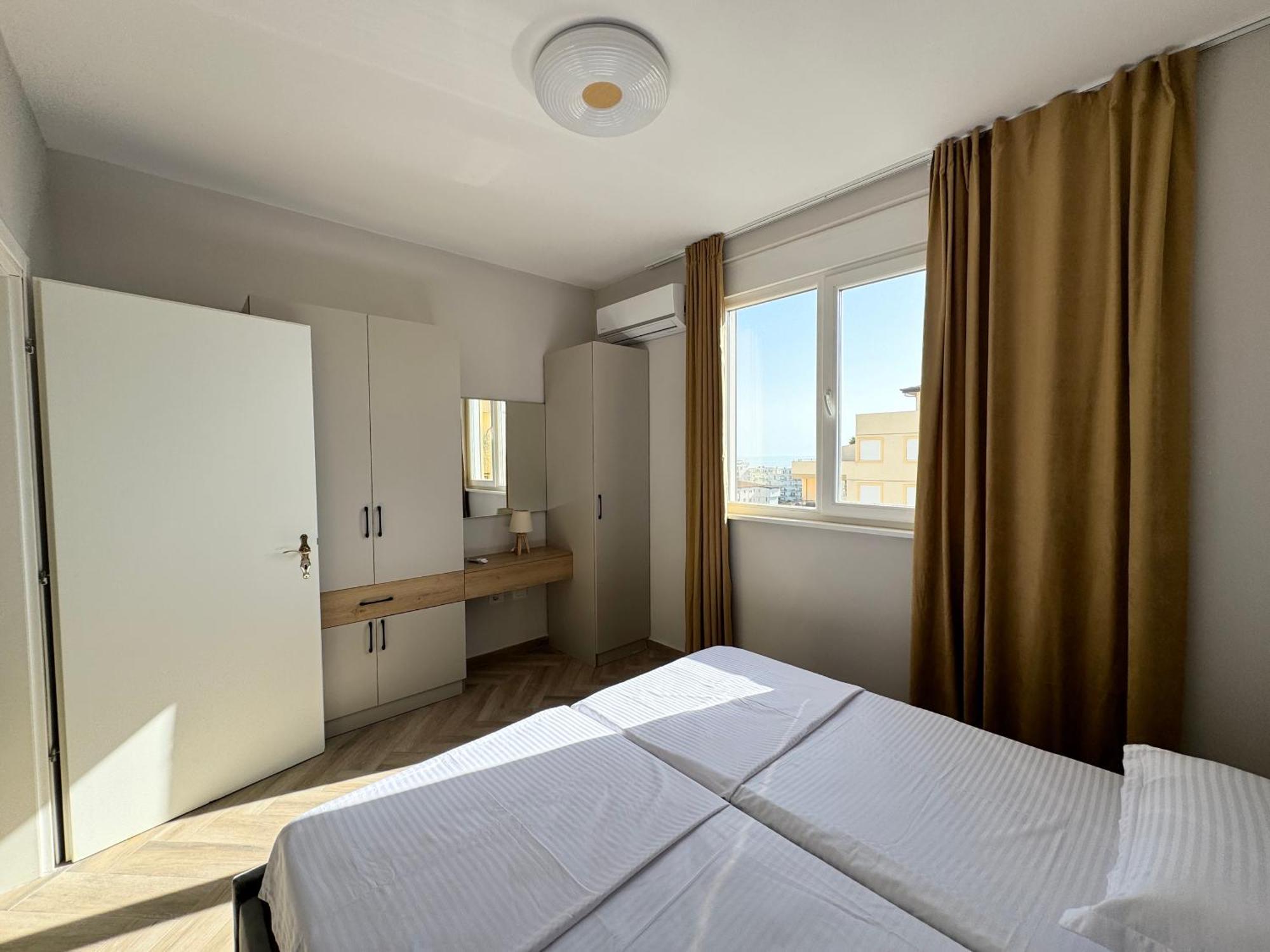 R Apartment