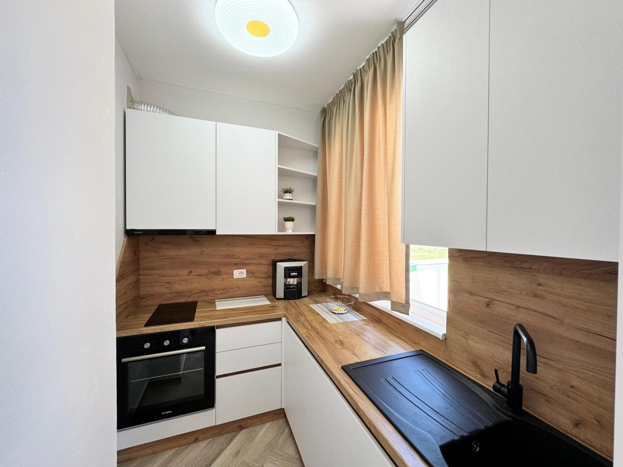 R Apartment