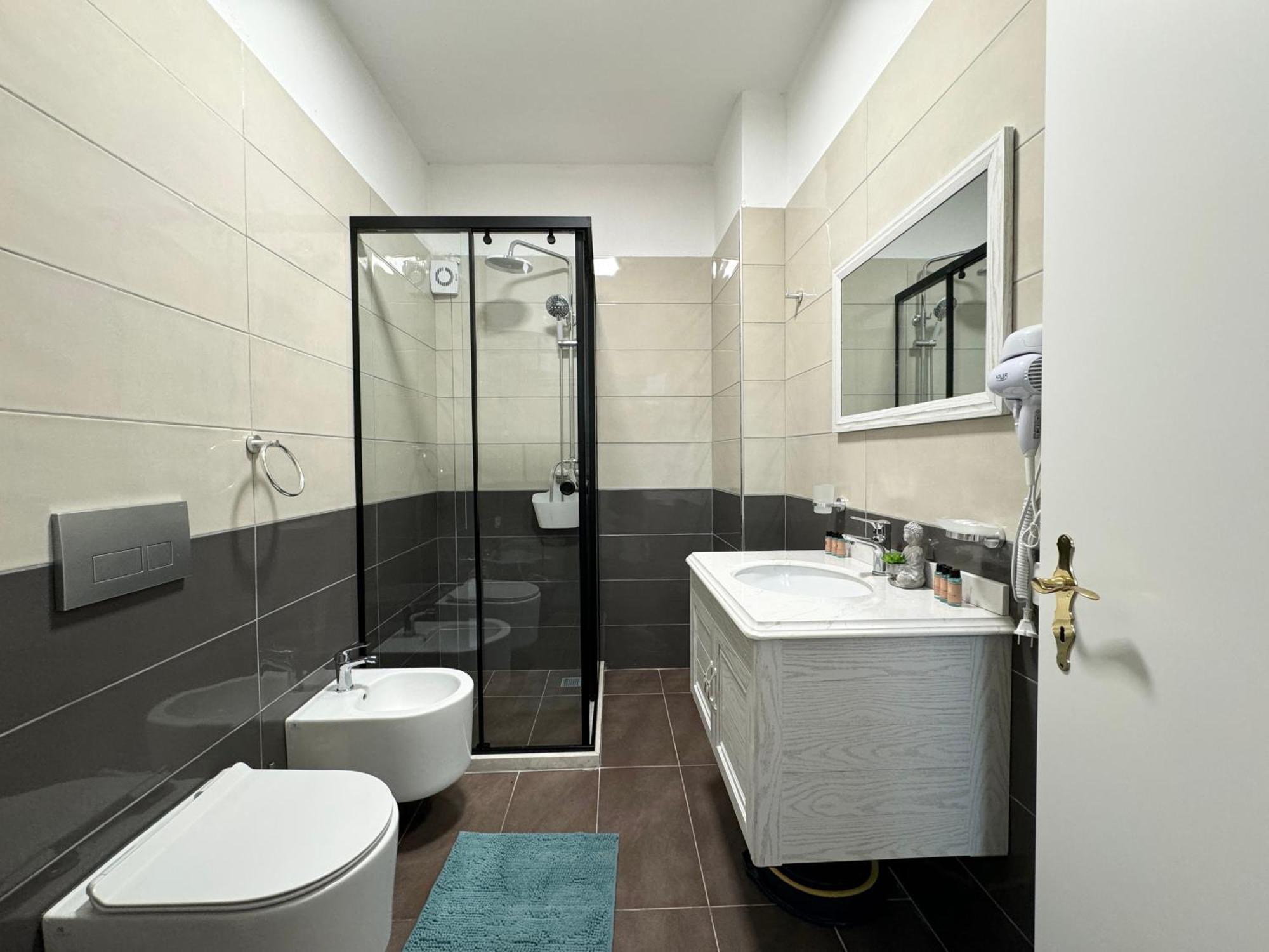 R Apartment