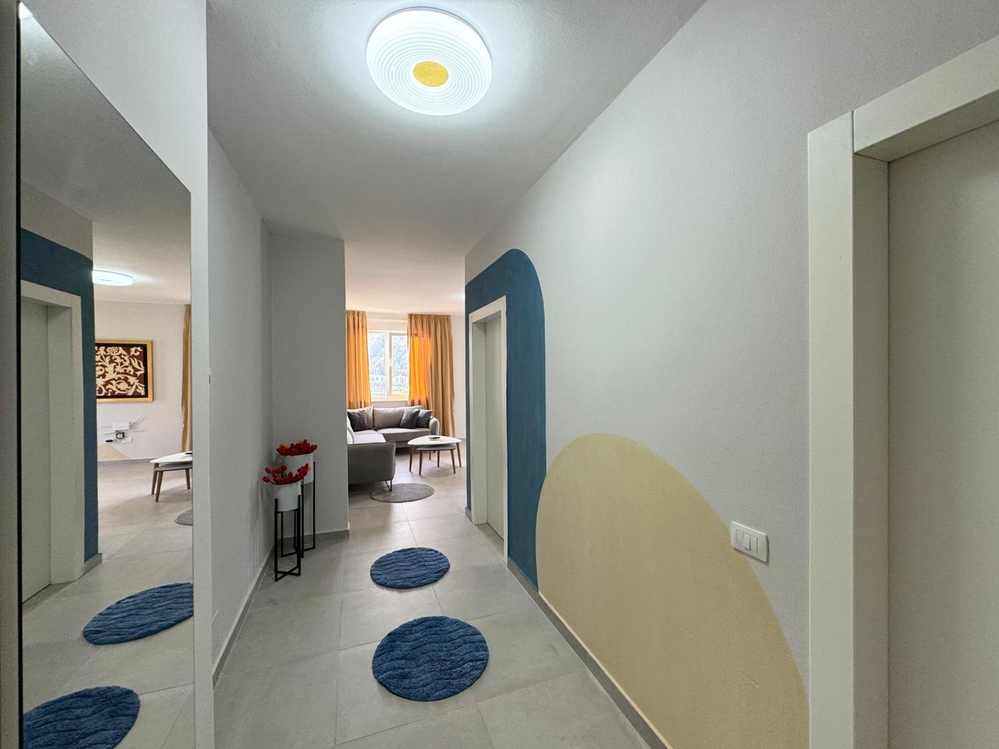 R Apartment