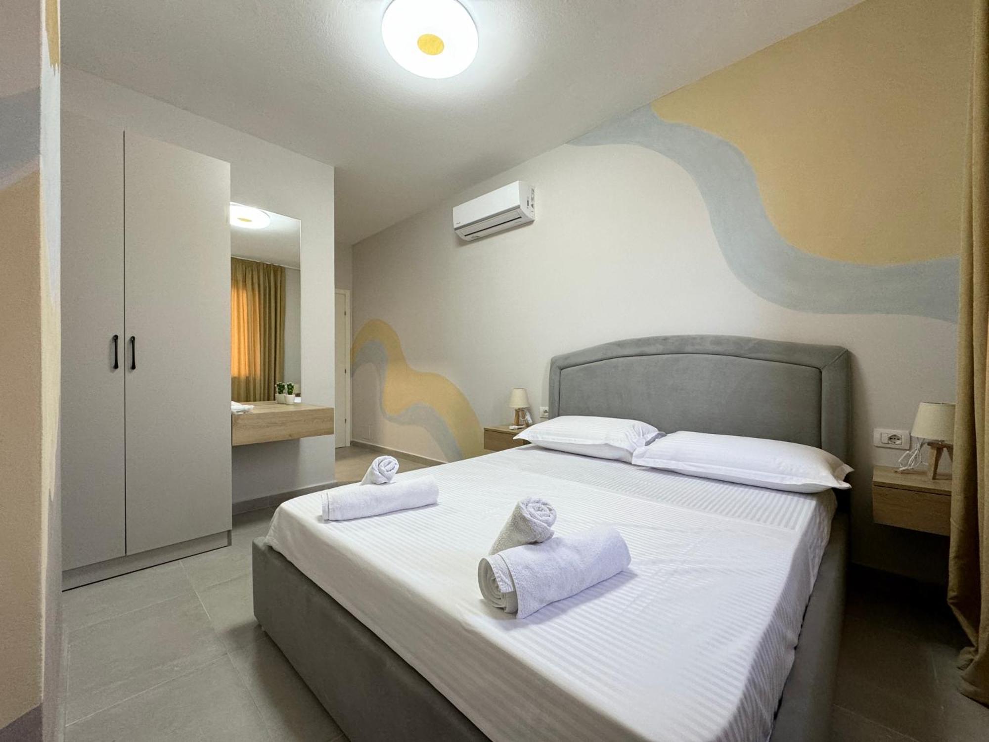 Apartment R *