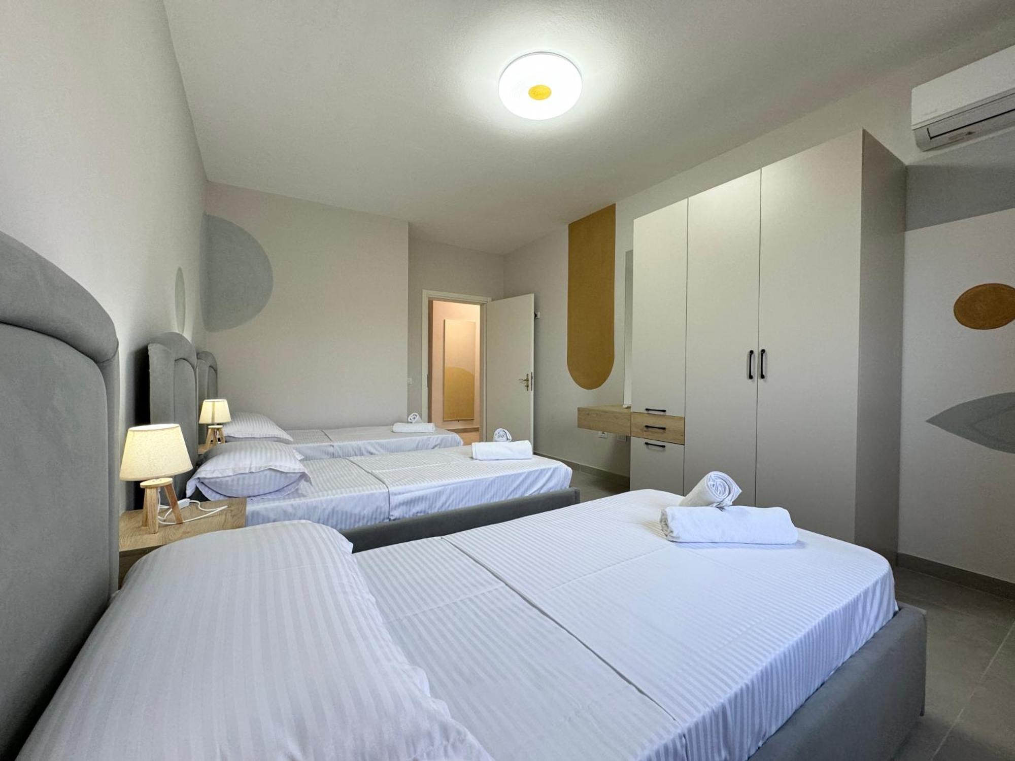 Apartment R *